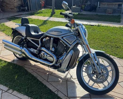 HARLEY-DAVIDSON V-ROD 10TH ANNIVERSARY EDITION 